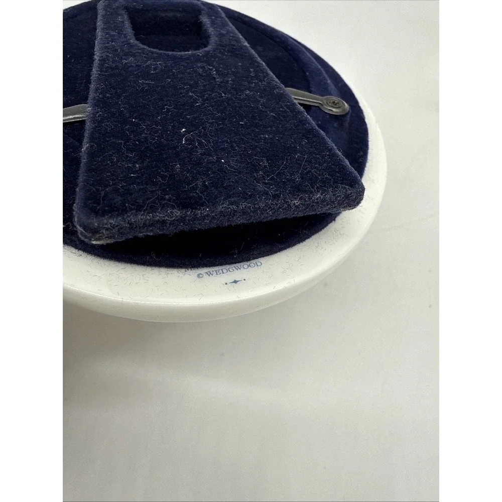 Wedgwood cornucopia oval